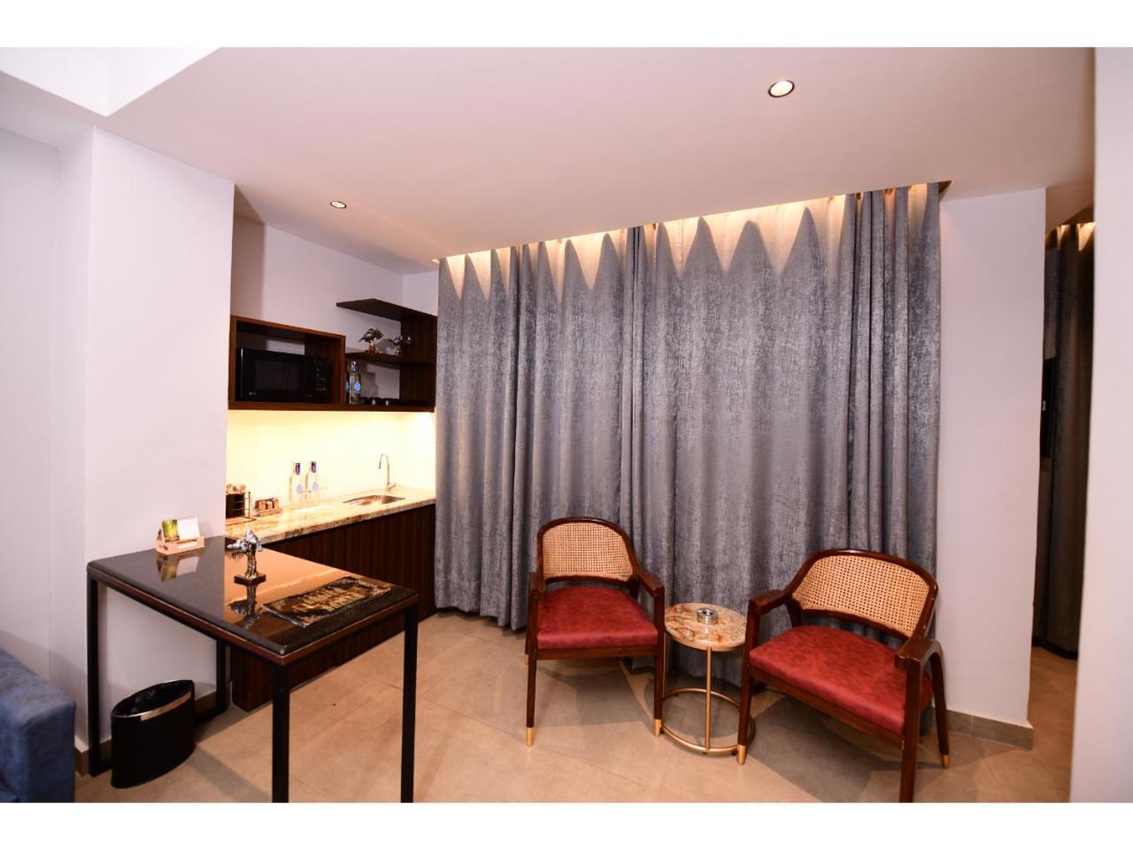 Belvedere Suites 그레이터 노이다 외부 사진